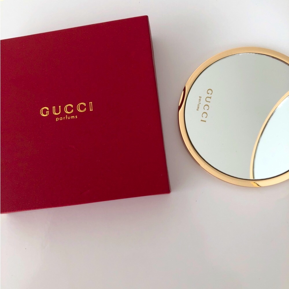 Gucci Rouge de Beauté Brillant Glow Lipstick & Gucci Gold GG Monogram Mirror NIB - Picture 8 of 16